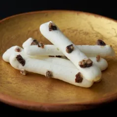 豆のついた茶菓子